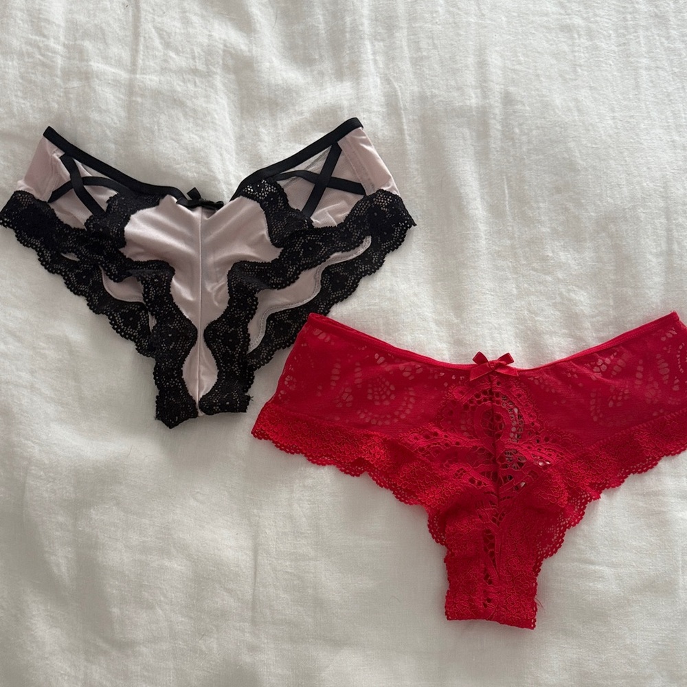 2 Pair NWT XS Victoria’s Secret Vintage Cheekys